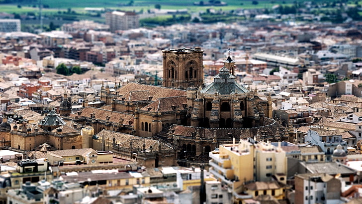 茶色と黒の建物、茶色の大聖堂の概要写真、都市景観、建物、ティルトシフト、スペイン、グラナダ、 HDデスクトップの壁紙