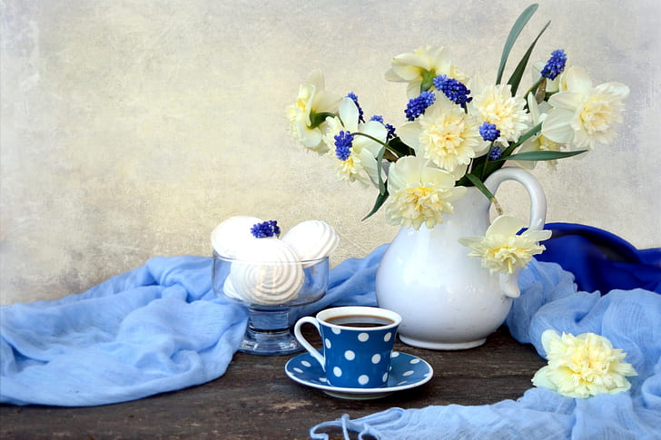 tea, bouquet, fabric, still life, daffodils, Muscari, marshmallows, HD wallpaper
