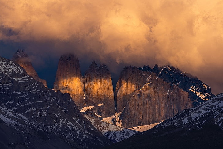 nature, Torres del Paine, landscape, Chile, mountains, sunset, clouds, snowy peak, cliff, summit, HD wallpaper