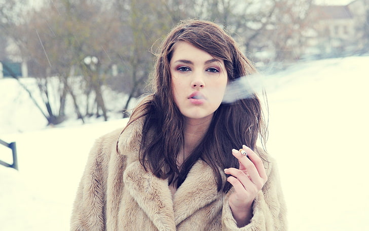 wanita, musim dingin, merokok, mantel bulu, Kaukasia, mata gelap, Wallpaper HD