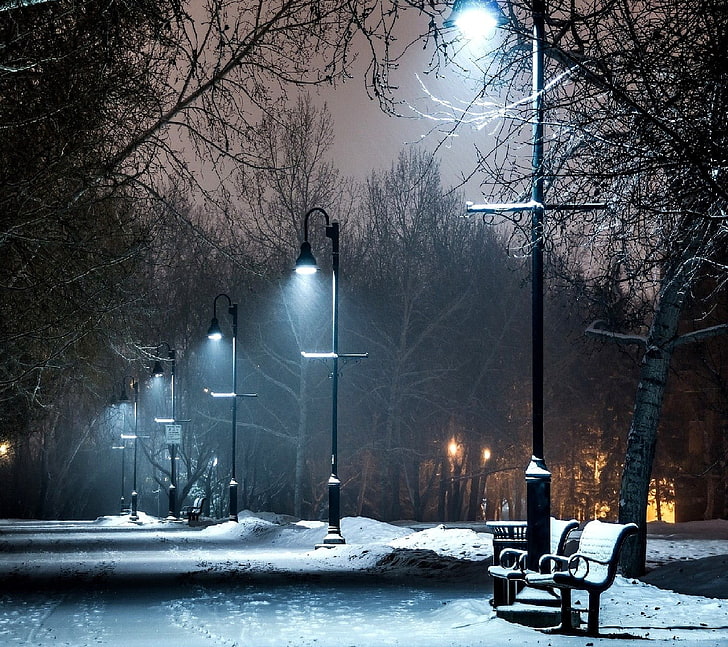 Schwarz-Weiß-Betonbau, Park, Laterne, Winter, Nacht, Bank, Schnee, HD-Hintergrundbild