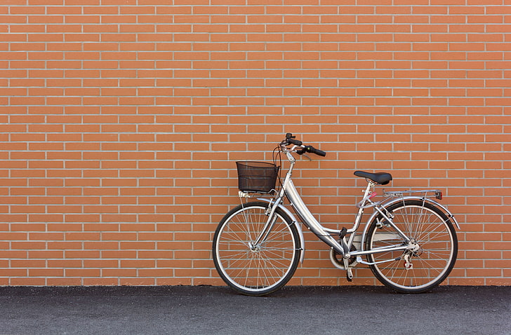 gray rigid bike, bike, wall, mood, stay, silver, Parking, front, brick, wallpaper., city, basket, beautiful background, HD wallpaper