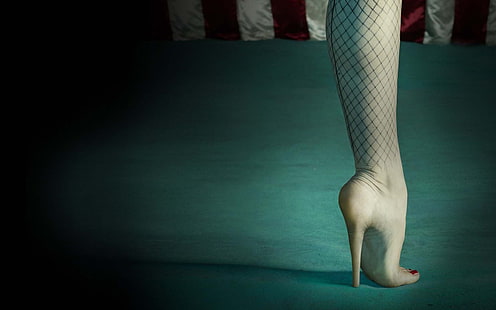 черно-белая босоножка на каблуке, American Horror Story, ножки, HD обои HD wallpaper