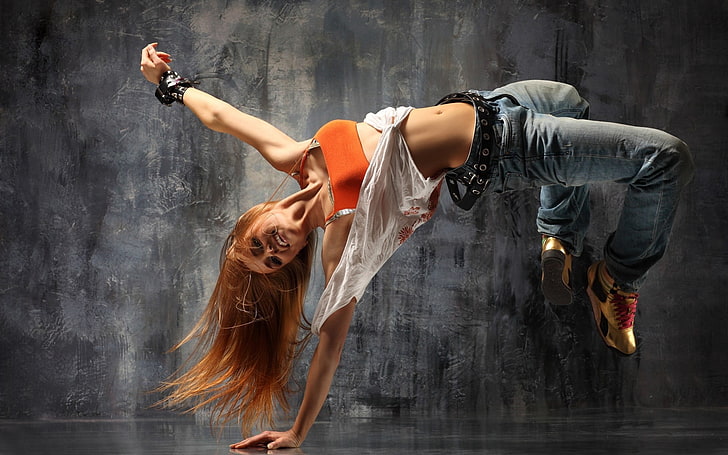 girl break dancing, women, blonde, belly, jeans, pants, shoes, breakdance, arms up, long hair, eyes, dancing, HD wallpaper