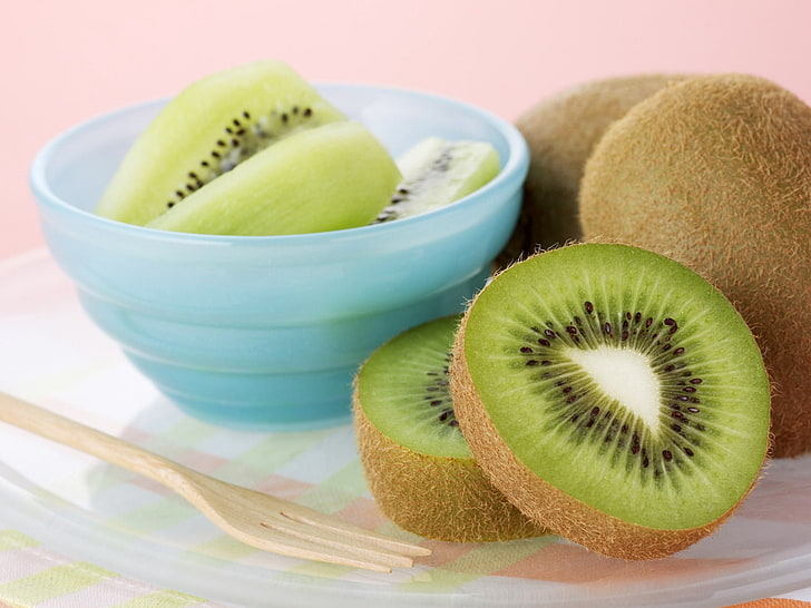 kiwi fruits, kiwi, cutting, plate, fruit, HD wallpaper