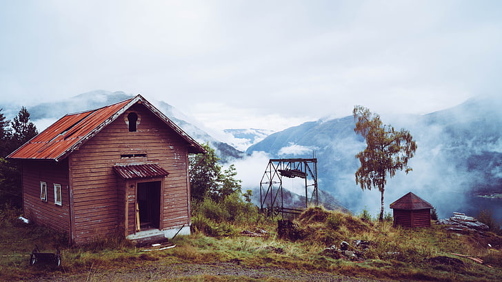 casa de madeira vermelha, abandonada, casa, cabana, elevador, bonde aéreo, velho, paisagem, fotografia, névoa, nuvens, cabine, HD papel de parede