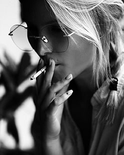 fumer, monochrome, femmes, mannequin, Aleksey Trifonov, femmes avec des lunettes, cicatrice piercing lèvres, Fond d'écran HD HD wallpaper