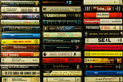 pudełko na DVD z różnymi tytułami, muzyka, kaseta, nostalgia, Tapety HD HD wallpaper