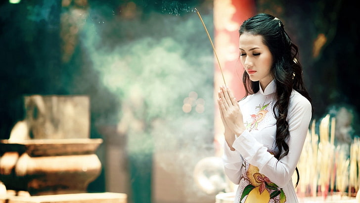 Frauen weißes langärmeliges Hemd, Mädchen, beten, asiatisch, Kimono, Aroma, HD-Hintergrundbild