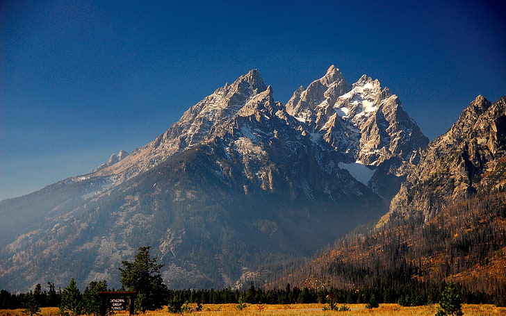 кафява планина, пейзаж, природа, снежен връх, планини, есен, слънчева светлина, HD тапет