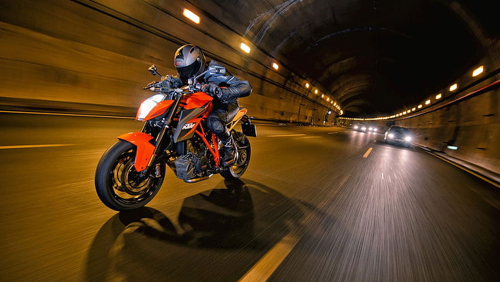 uomo in sella a una motocicletta nuda nel tunnel, motocicletta, KTM, Superduke 1290 R, strada, tunnel, Sfondo HD