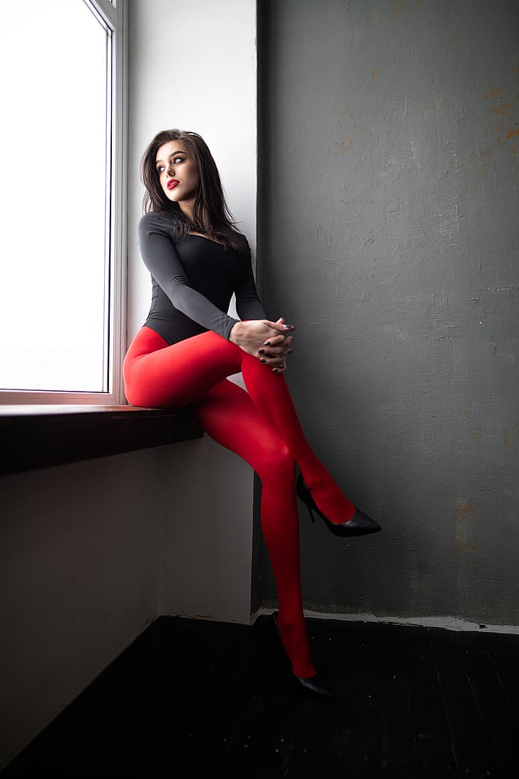 Dmitry Shulgin, wanita, berambut cokelat, merah, menyilangkan kaki, hitam, jendela, berlutut, Wallpaper HD, wallpaper seluler