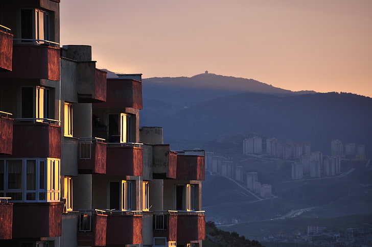 czarno-czerwony betonowy budynek, zachód słońca, dom, budynek, Tapety HD