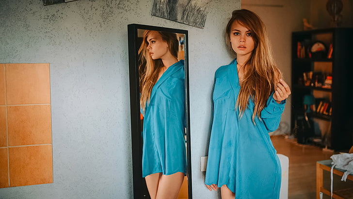 mini robe bleu femme à manches longues, miroir, cheveux longs, femme, modèle, reflet, Anastasia Scheglova, Fond d'écran HD