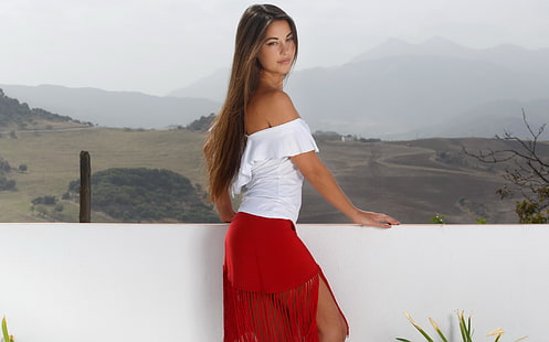 женщины, модель, брюнетка, длинные волосы, женщины на улице, юбка, Lorena Garcia, блузки, обнаженные плечи, природа, пейзаж, горы, красная юбка, HD обои HD wallpaper