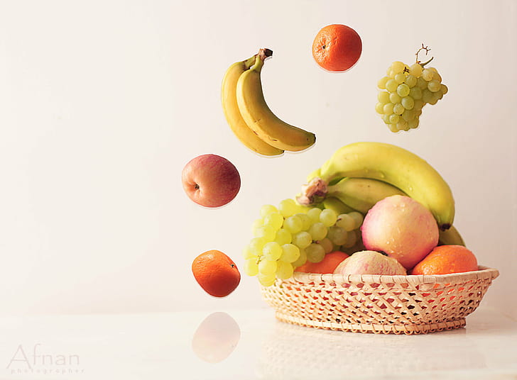 berbagai buah-buahan di anyaman keranjang coklat, buah, pisang, makanan, kesegaran, Makan sehat, diet, jeruk - Buah, anggur, organik, kuning, matang, vitamin, buah jeruk, Wallpaper HD