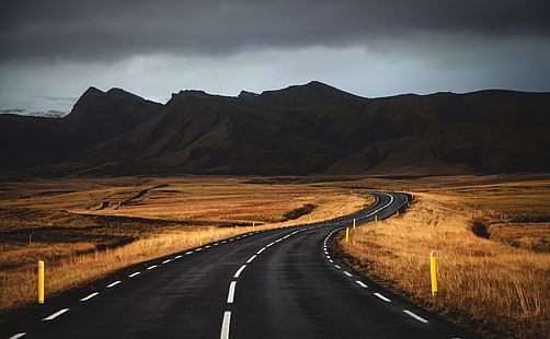 Пътен пейзаж HD тапет, черен бетонен път, Европа, Исландия, Пътуване, Пейзаж, Есен, Пейзаж, Пътуване, Пътуване, Поле, Път, Маршрут, Планини, Дълги, Планини, HD тапет HD wallpaper