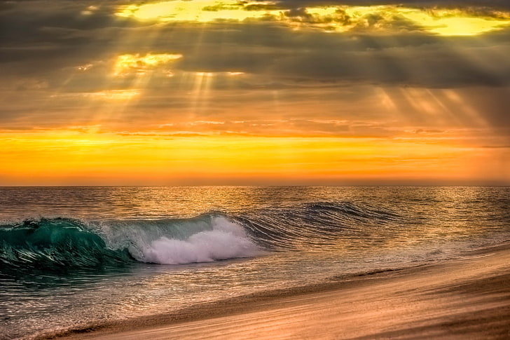 黄金の太陽光線写真、海、波、水、夕日、自然、海、空、海の下で海の波、 HDデスクトップの壁紙