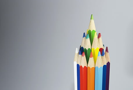مجموعة أقلام رصاص متنوعة ، أقلام ملونة ، مبراة ، طقم، خلفية HD HD wallpaper
