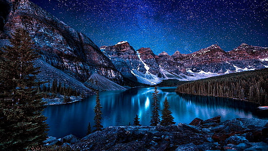 планински пейзаж, национален парк, Алберта, национален парк Банф, звезди, върхове, сняг, пейзаж, планинска верига, планини, моренен езеро, зима, нощ, Канада, езеро, пустиня, планина, вода, небе, отражение, HD тапет HD wallpaper