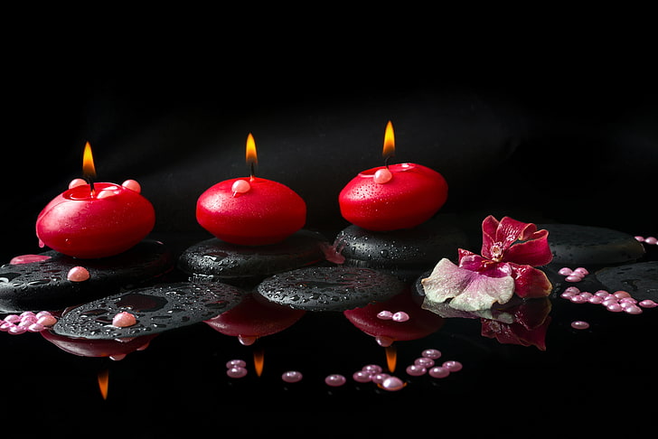 trzy czerwone świece wotywne, kwiat, woda, świece, orchidea, perły, kamienie Spa, Tapety HD