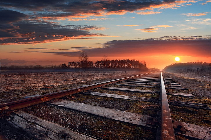 gri tren demiryolu, demiryolu yolu, demiryolu, bulutlar, gün batımı, sonbahar, pas, HD masaüstü duvar kağıdı