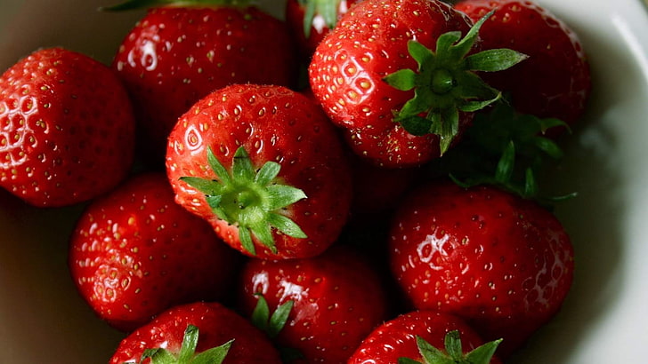bowl of strawberries, strawberries, berries, ripe, HD wallpaper