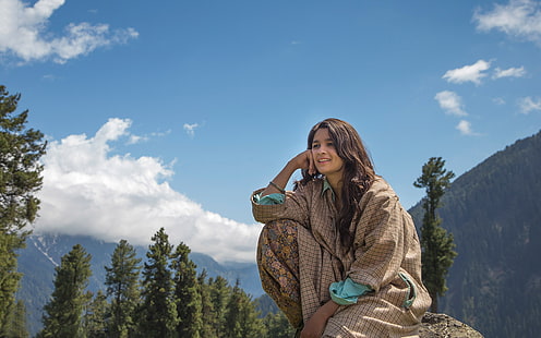 Alia Bhatt In Highway Movie, braunes Kleid mit Viertelärmeln für Frauen, Movies, Bollywood Movies, Bollywood, 2013, HD-Hintergrundbild HD wallpaper