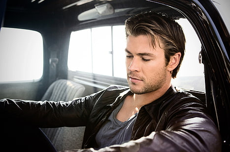 Chris Hemsworth, actor, celebridades, estrella de cine, en coche, calma, fotografía, Chris Hemsworth, actor, celebridades, estrella de cine, en coche, calma, fotografía, Fondo de pantalla HD HD wallpaper