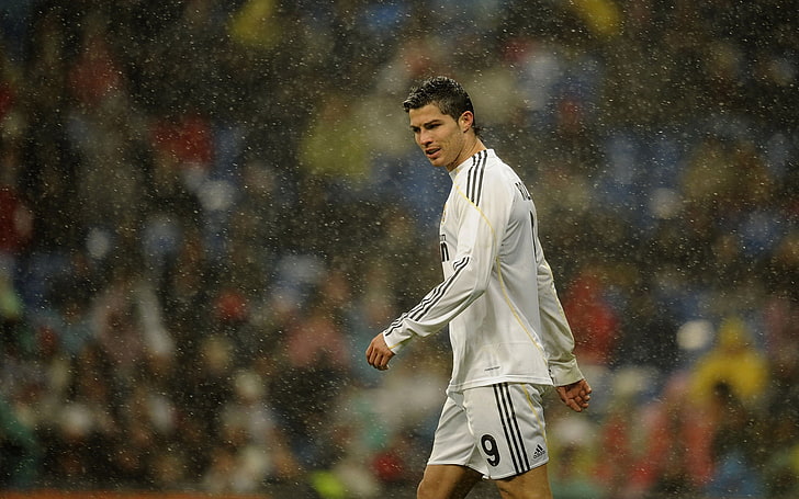 Cristiano Ronaldo, acqua, gocce, schizzi, pioggia, goccia, piogge, sport con la foto di pioggia di Cristiano Ronaldo, Sfondo HD