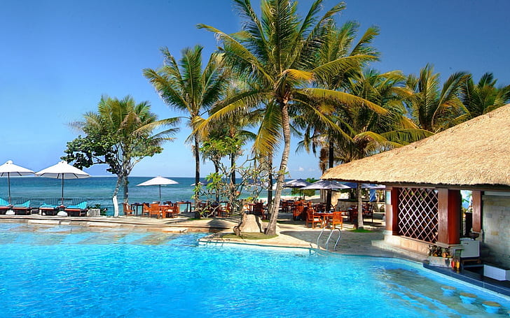 Paisaje de la isla de Bali, palmeras, mar, sombrillas de playa, piscina, bali, Fondo de pantalla HD