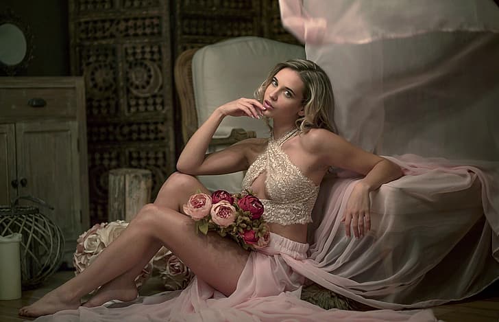 ดู สาว ดอกไม้ ห้องพัก เตียง กระโปรง เก้าอี้ ด้านบน หยิก เท้าเปล่า Tatjana Pratsch, วอลล์เปเปอร์ HD