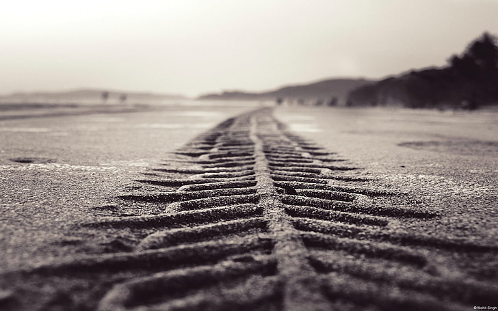 Wheels India-Windows 8 Theme Wallpaper, tire tracks on sand in greyscale photography, HD wallpaper