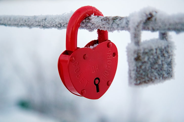 red heart padlock, cold, winter, snow, red, background, castle, Wallpaper, mood, heart, blur, widescreen, full screen, HD wallpapers, HD wallpaper