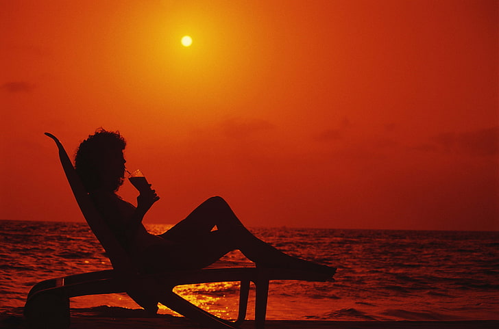 silhouette of woman and lounger, girl, lounge, recreation, sea, sunset, HD wallpaper