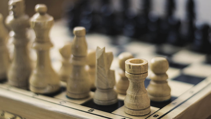 brown and black chess board set, selective focus photography of chess board, chess, closeup, blurred, HD wallpaper