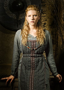 standing, Katheryn Winnick, portrait, shield, Nordic, Vikings (TV series), blonde, women, Vikings, Lagertha Lothbrok, HD wallpaper HD wallpaper
