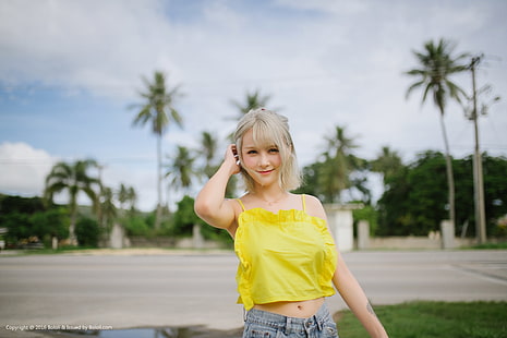 Xià Měi Jiàng, xiamei jiang, жени, модел, азиатски, дребнав, жени на открито, усмихнат, ръце в коса, блондинка, HD тапет HD wallpaper