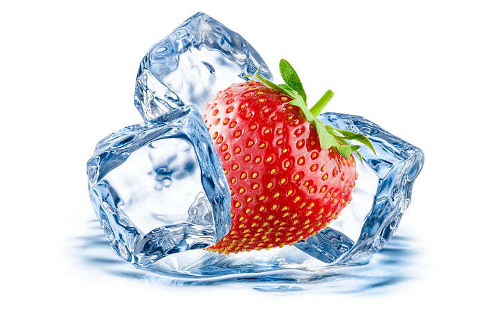 Ghiaccio e fragola, fragola rossa con cubetti di ghiaccio, ghiaccio, fragola, frutta, Sfondo HD