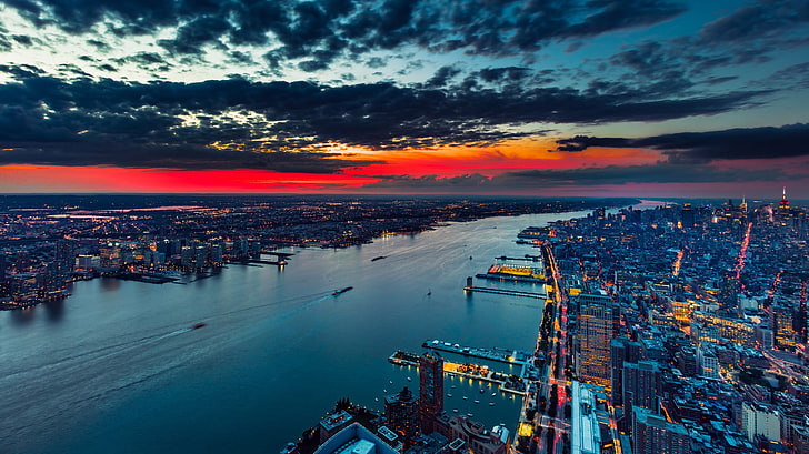 budynki z szarego betonu, widok miasta o świcie z lotu ptaka, pejzaż miejski, miasto, woda, chmury, budynek, Nowy Jork, Manhattan, USA, rzeka Hudson, zachód słońca, wieczór, Tapety HD