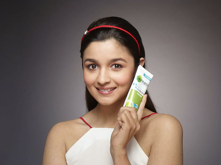 alia bhatt in garnier face wash ads, women's white plastic facial bottle, alia bhatt, alia, bhatt, garnier, face, wash, celebrity, girls, celebrities, actress, singer, bollywood, HD wallpaper