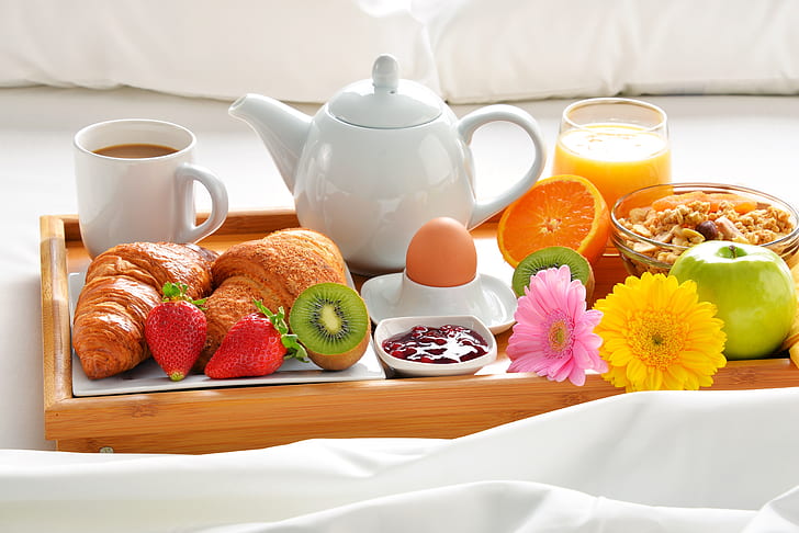 กาแฟน้ำผลไม้ซีเรียลแยมครัวซองต์อาหารเช้าบนเตียง, วอลล์เปเปอร์ HD