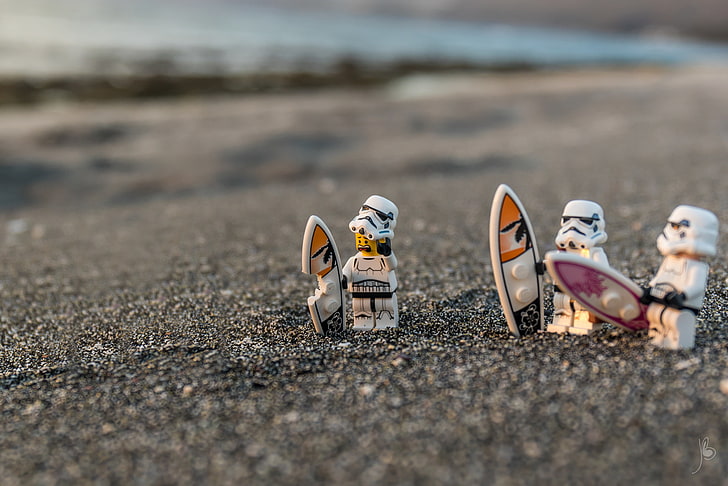 LEGO, Star Wars, humor, toys, sand, depth of field, gray, surfboards, HD wallpaper