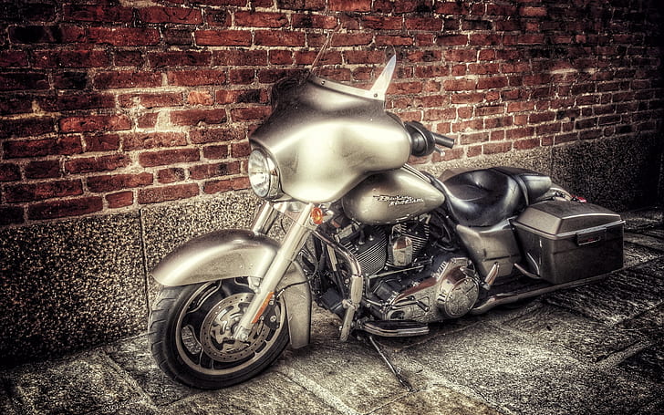 Stunning Old Harley Davidson, silver touring motorcycle, vintage, hdr, bike, gorgeous, HD wallpaper